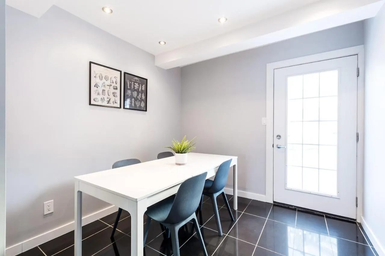 بيت للعطل Two Bedroom Town-House 10 Min To Downtown أوتاوا